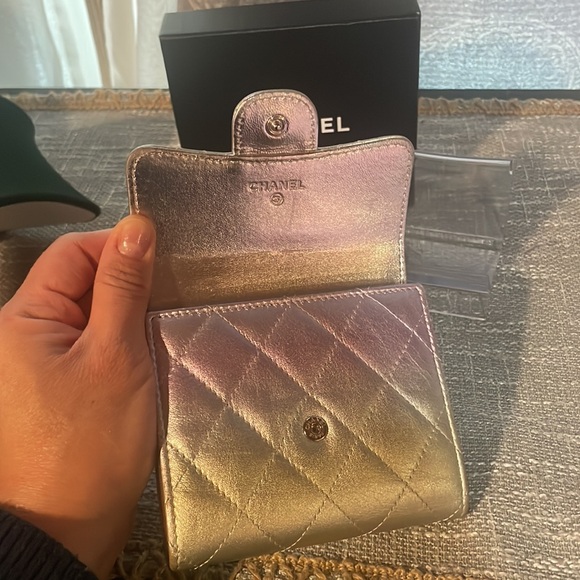 Chanel extremely RARE irresdescent rainbow purple green pink green & Silver 💕💕 - Picture 5 of 12